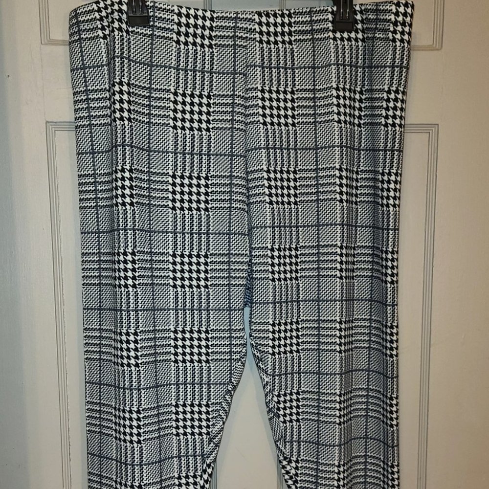 Women's Pants - Picture 2 of 2